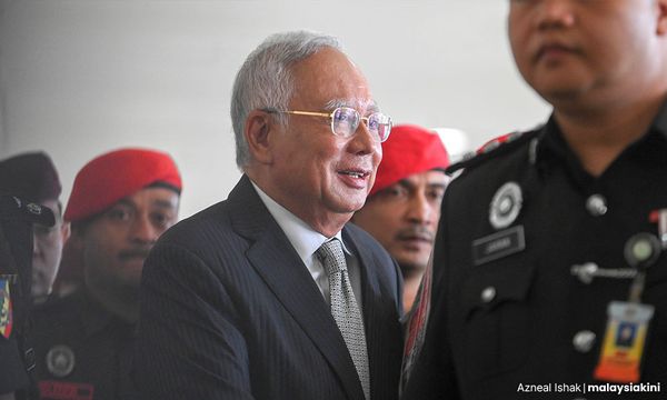 Najib signed five cheques worth RM22.6m: witness