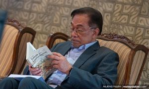 'Disheartening': Anwar laments weak reading culture
