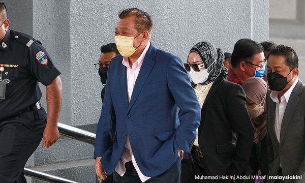 Court orders Bung Moktar, wife to enter defence over RM2.8m bribe