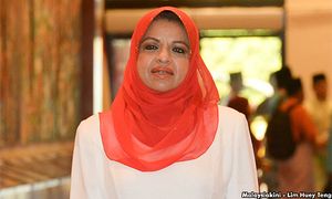 Shahrizat eyes comeback, to contest Wanita Umno chief post