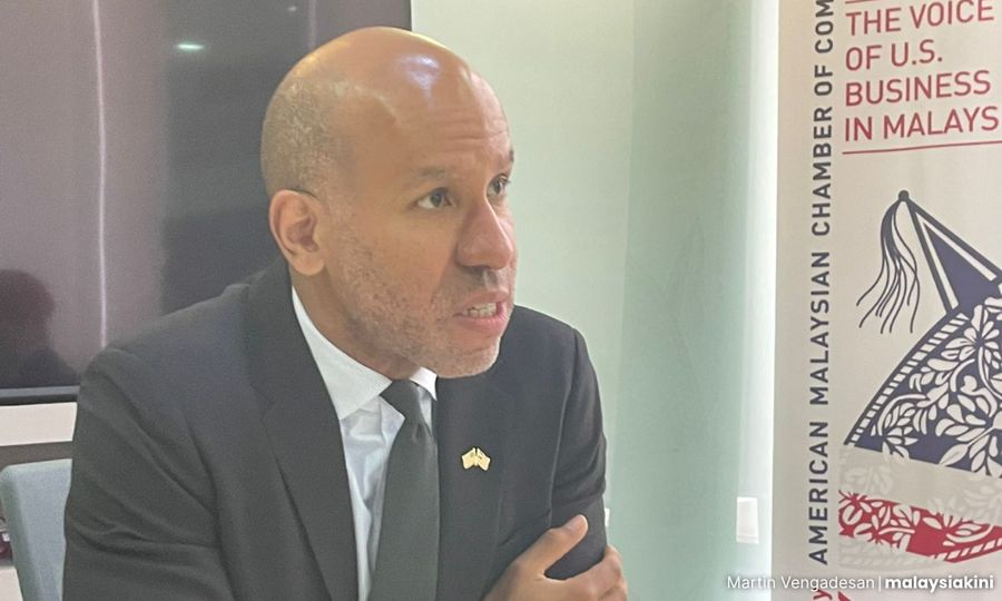 US monitored ship-to-ship oil transfers in M'sian waters, says official