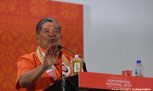 ULASAN | Mat Sabu seru tinggalkan politik perkauman - retorik dalam paradoks