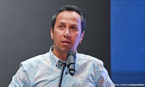 斥公积金特领措施愚蠢，学者吁撤议员退休金“共甘苦”