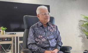 Hamzah parks 'car' at political crossroads, says yet 'to register owner'