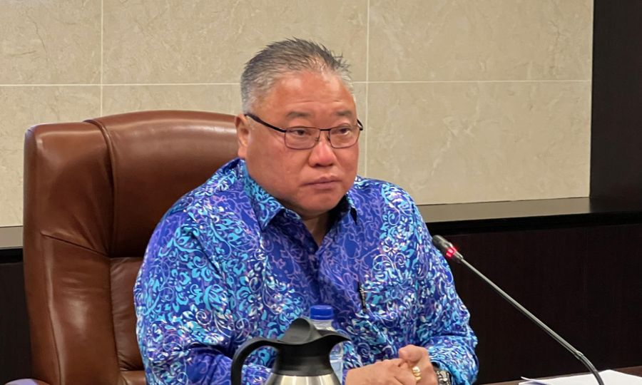 PM gives stern reminder to Tiong over alcohol debacle