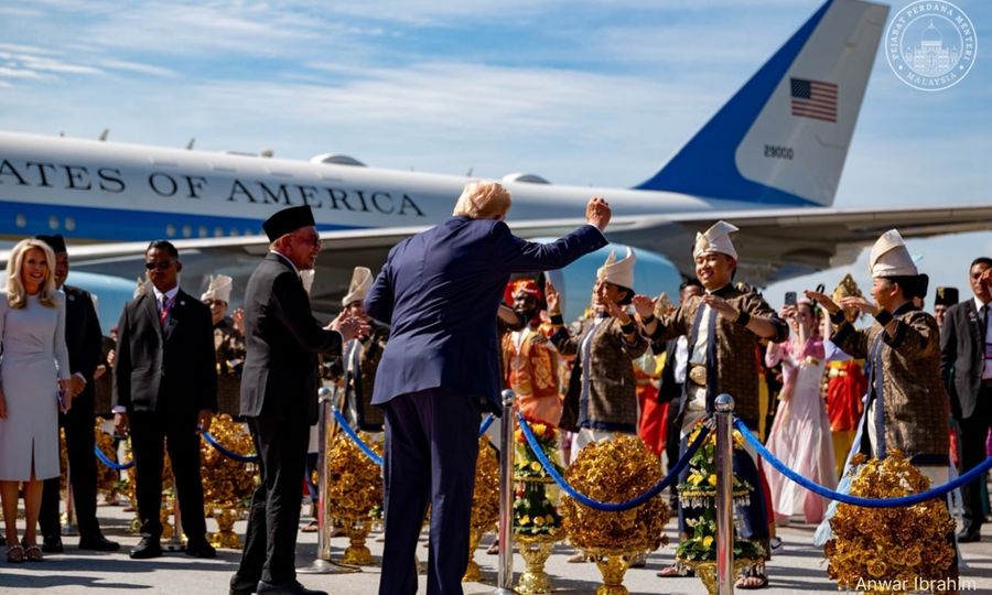 Trump dances during Malaysia's red carpet welcome