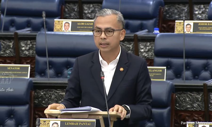 Fahmi says gadgets not parents, while gamer MP cautions Roblox ban