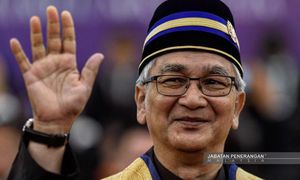 ‘Dulu buang speaker PH, sekarang PN tuntut jawatan timb speaker’