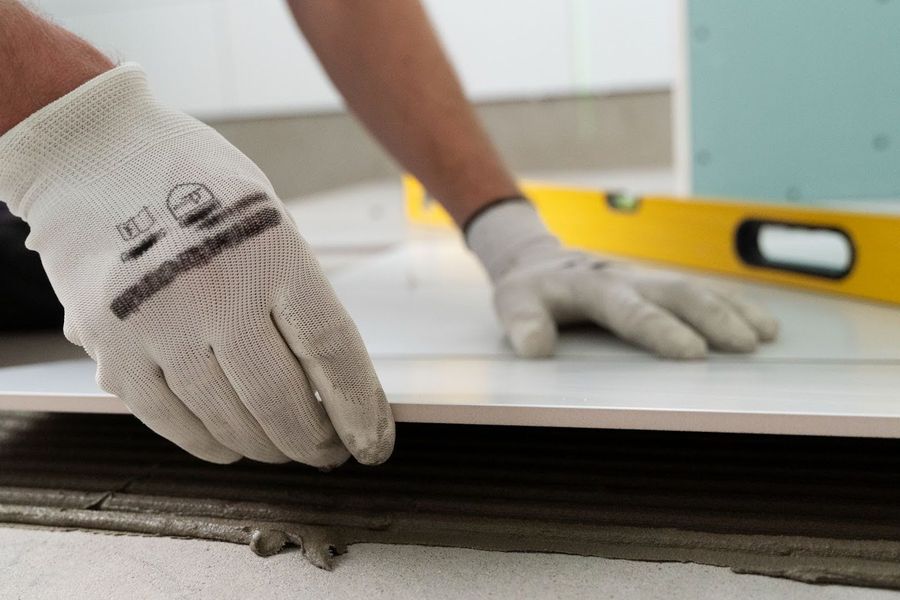 Vinyl vs Tile Flooring: Which flooring suits your home best?