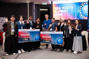 Who should call the shots on AI? Youth debate the big question