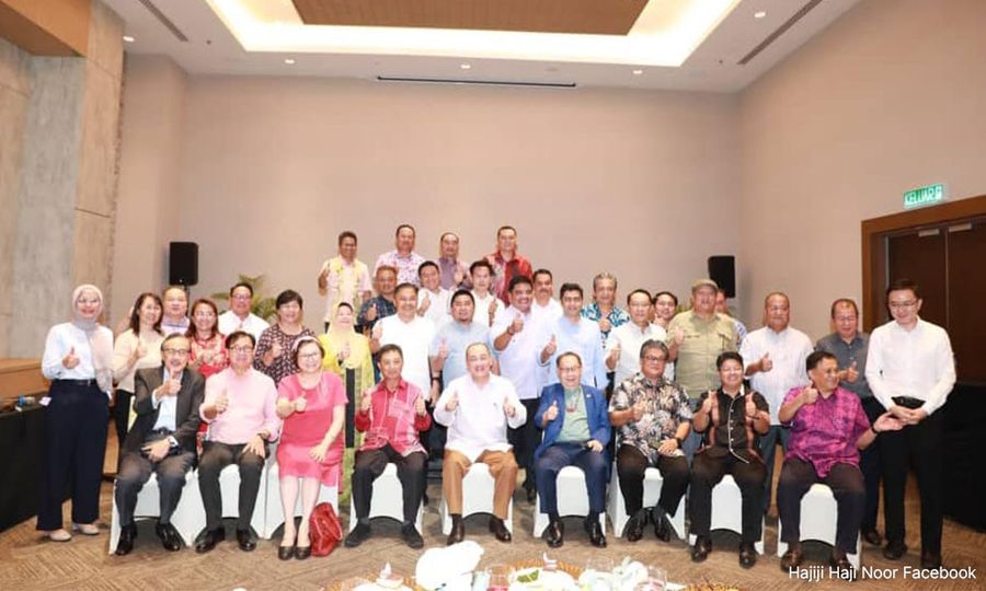 Umno reps meet at Hajiji's home amid coup speculation - report