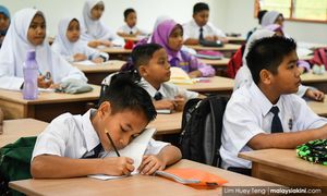 教育部规定421起，学生校服须佩戴国旗徽章