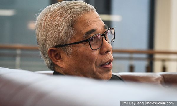 借诗批内长挺恶法，哈山叹“权力改变一切”