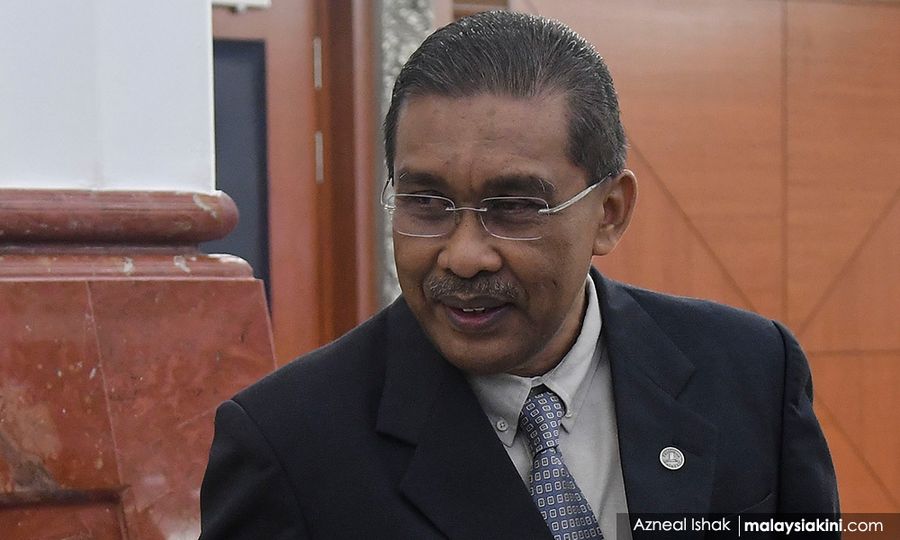 Sumber: Takiyuddin, Hamzah calon ketua pembangkang 