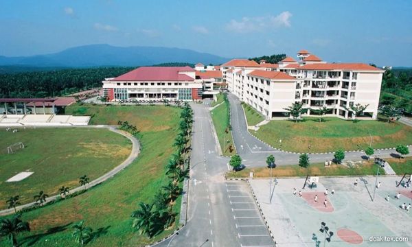 澄清犯案学生已开除，董事会命宽柔“有错即改”