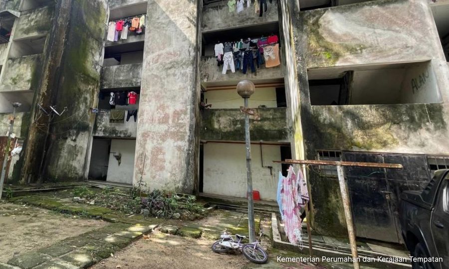 URA: PM slams those proud of twin towers but want to keep Malays poor