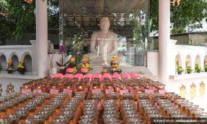 Buddhists congregate in Wesak Day celebrations
