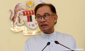 PM announces extra public holiday for Hari Raya