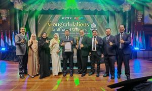 JAKIM rangkul Anugerah Kecemerlangan Institusi dalam Tadbir Urus Halal di WITA 2025