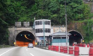 Polis nafi tanah runtuh di Terowong Genting Sempah