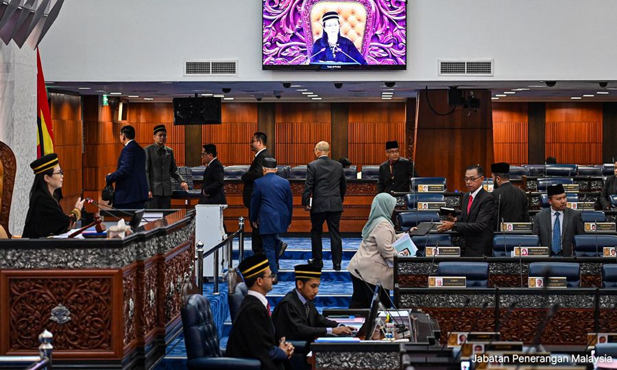 公积金提领动议吃闭门羹，国盟议员离席抗议