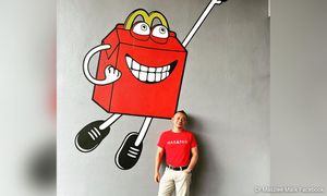 Apa jasa Maszlee? McDonald's atau pendidikan?