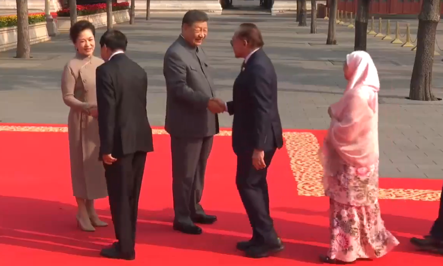 安华到天安门广场，出席中国903大阅兵