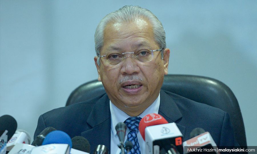 Govt has lead on alleged civil servant e-payslip data theft