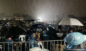 DAY 10 | PN supporters attend ceramah despite downpour