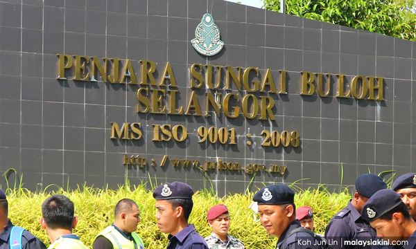 Prisons Dept rebuts alleged ex-inmate's claims about Anwar's life in jail