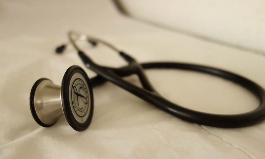 Polis tahan doktor ‘tak senonoh’