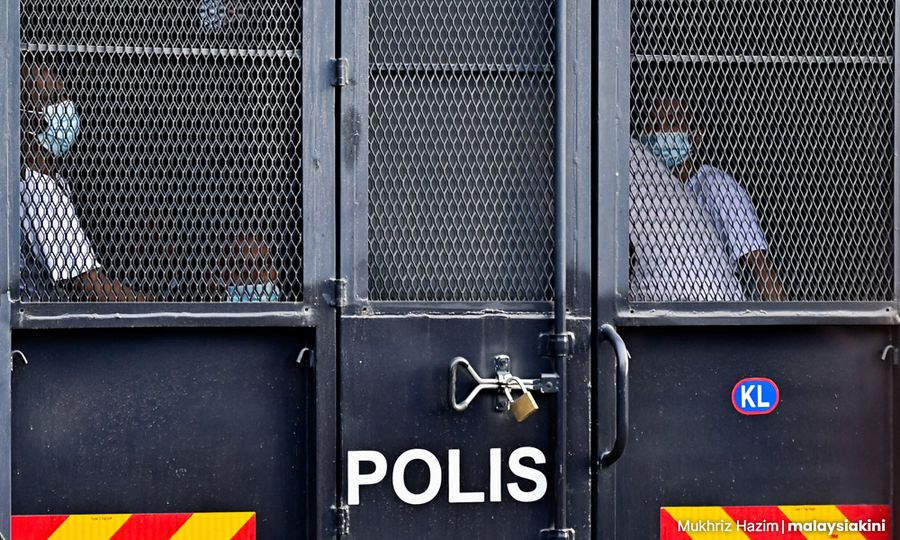 Polis tahan empat lelaki, rampas mercun bernilai lebih RM1 juta