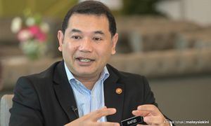 'Polemik politik' - Rafizi sangkal dakwaan seorang menteri PKR akan digugur