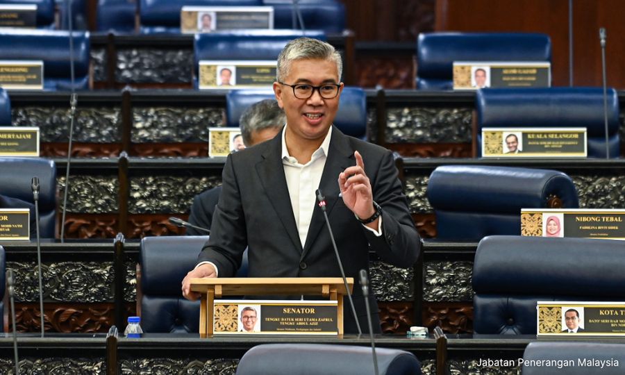 Tarif turun, Dasar Bumiputera kekal: Malaysia tak gadai maruah - Zafrul