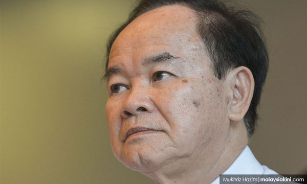 Dong Zong calls for action against don's remark on Chinese schools