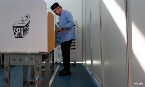 ULASAN | PRN: Anwar lulus 'referendum rakyat',  tapi Zahid tewas