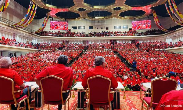 COMMENT | Who will make a better Umno president, H2O or KJ?