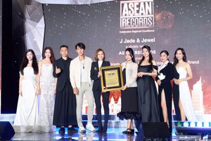 《Galaxy of Grace星河之韵》开幕礼全新高级珠宝系列璀璨登场