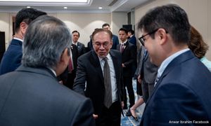 Anwar sees rising interest in M'sia among Chinese investors, companies