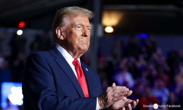 Trump reimposes 'maximum pressure' on Iran, quits UN rights council