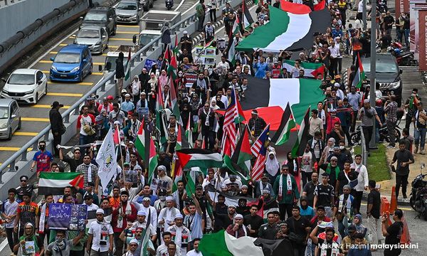 约1500人游行至美国使馆外，声援巴勒斯坦