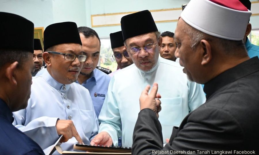 Sebarang tuntutan perlu utamakan bahasa Melayu, kata PM
