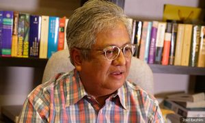 Talk about useful things, Zaid schools 'stale subject' Mukhriz