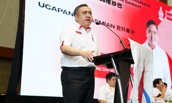 明年党大会商“不受封”限制，陆兆福强调“我没有头衔”