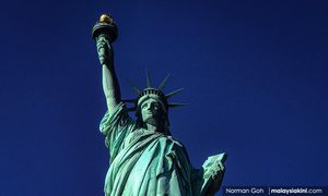 Presiden Colombia cadang simbol kebebasan Patung Liberty dipindah dari AS