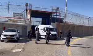 39 Palestinians freed in first Hamas-Israel prisoner exchange deal