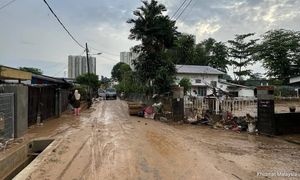 Number of evacuees drops as floods in Johor, Sabah improve