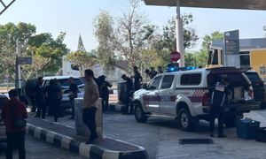 Border agency commander's car shot at near M'sia-Thai border