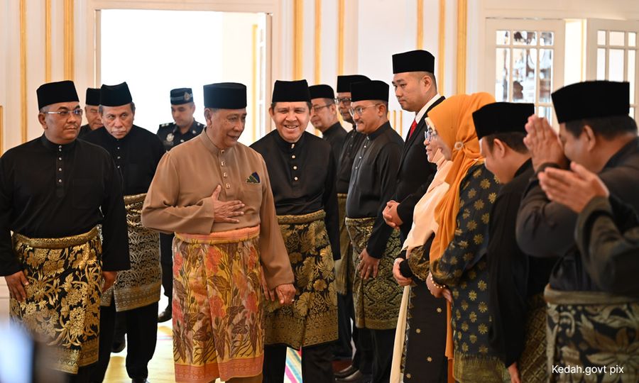 10 exco Kedah angkat sumpah, MB pegang 8 portfolio