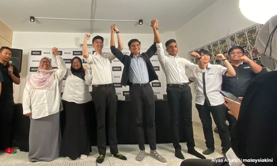 Muda umum 3 calon pertama, tanding di parlimen sukar